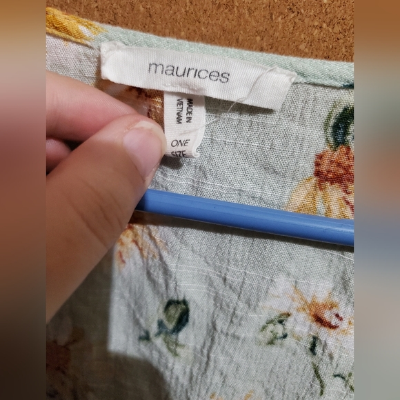 Maurices spring shaw - Picture 2 of 3